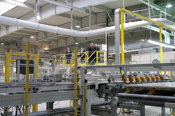 В Тульской области открыли первый в России завод по выпуску цементных плит