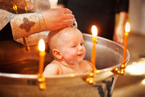 Зачем, когда и как крестить ребенка?